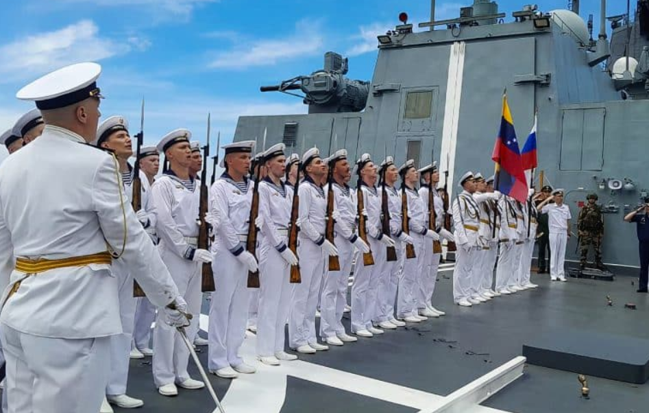 Patrullas navales y buques de guerra activos en zonas clave