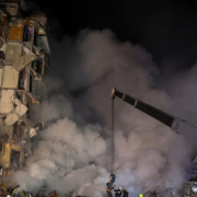 Rusia lanza 'ataque masivo' a un nueva región de Ucrania, el combate se extiende