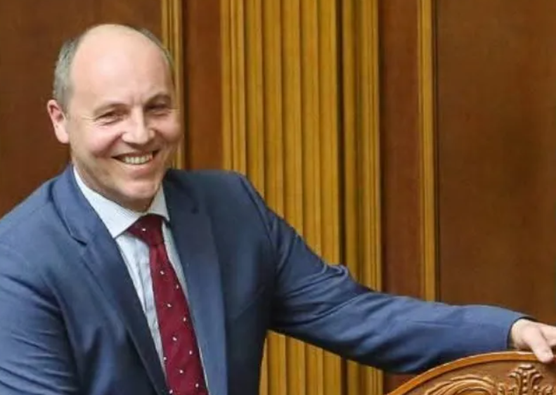 Parubiy: De líder revolucionario a blanco del crimen