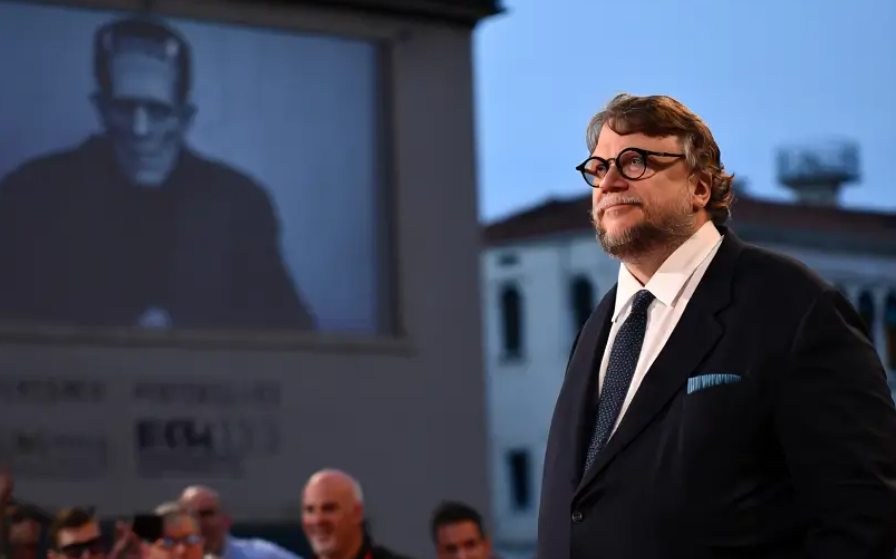 ‘Frankenstein’ recibe ovación de 13 minutos en el Festival de Cine de Venecia