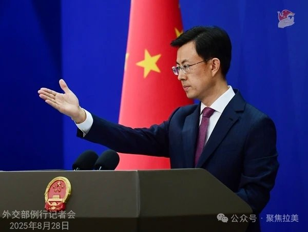 China insta a México a reconsiderar aranceles a sus productos