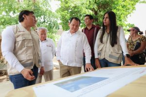 Gobernador Joaquín Díaz Mena supervisó obras en dos planteles educativos de San Antonio Xluch, que beneficiarán a más de 700 niñas y niños