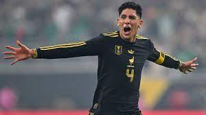 Edson Álvarez llegará a Estambul para incorporarse al Fenerbahce, cumpliendo el pedido de José Mourinho.