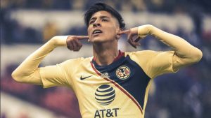 El mediocampista mexicano realizará los exámenes médicos antes de su debut con el Fenerbahce.
