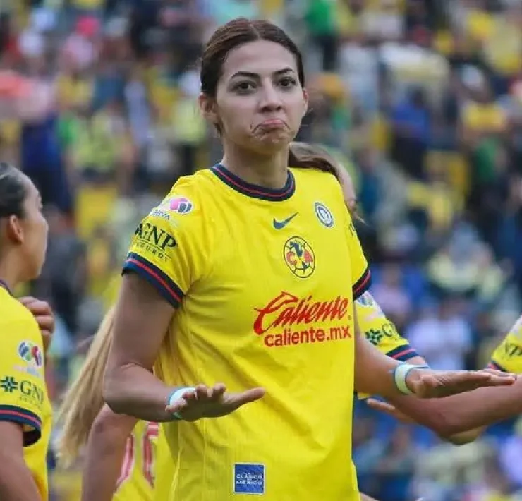 Emotivo homenaje a Monserrat Saldívar en América Femenil