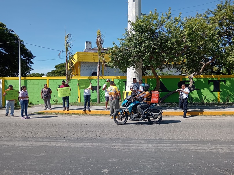 Amenazan matarifes bloquear la Avenida Isla de Tris