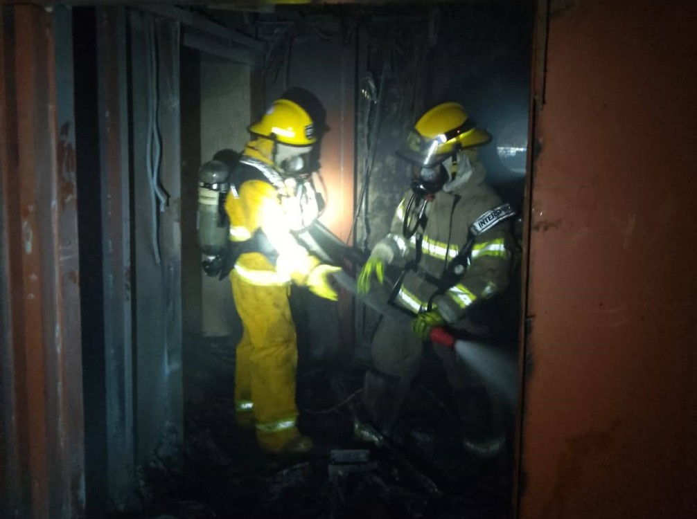 Se incendia barco en un astillero de Ciudad del Carmen