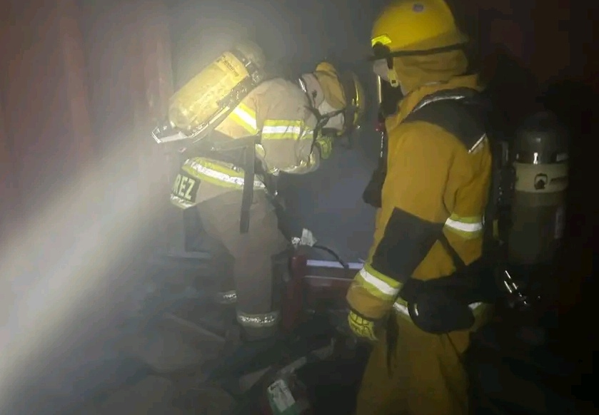 Se incendia barco en un astillero de Ciudad del Carmen