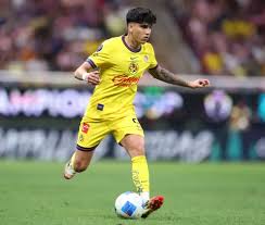 Kevin Álvarez entró en el segundo tiempo conectado con el equipo, y puso un pase preciso para que Álvaro Fidalgo anotara el 2-2, 