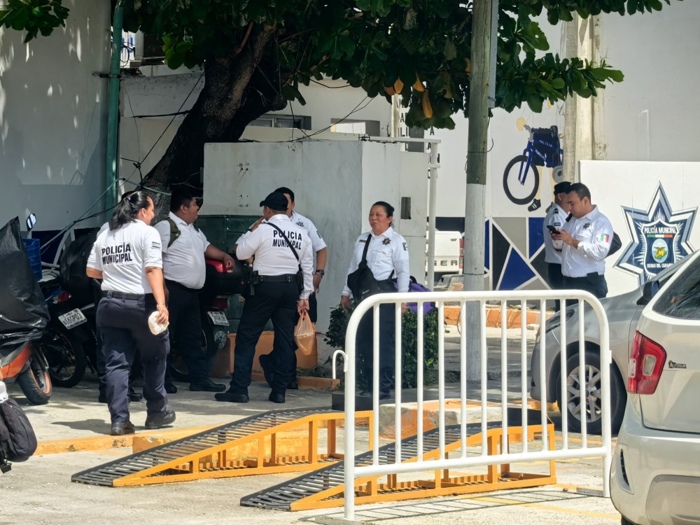 Manifestación de Policías de Ciudad del Carmen por un par de horas