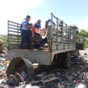 Marina participa en la Campaña de Descacharrización en Centla