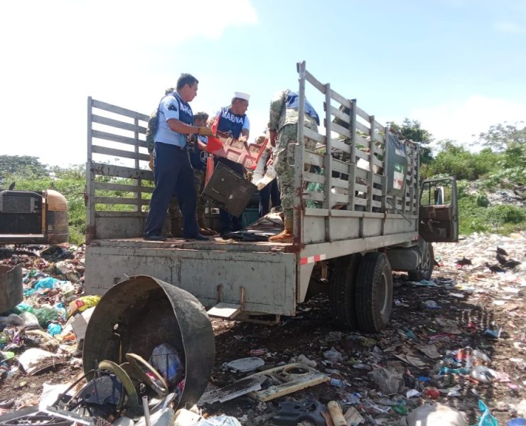 Marina participa en la Campaña de Descacharrización en Centla
