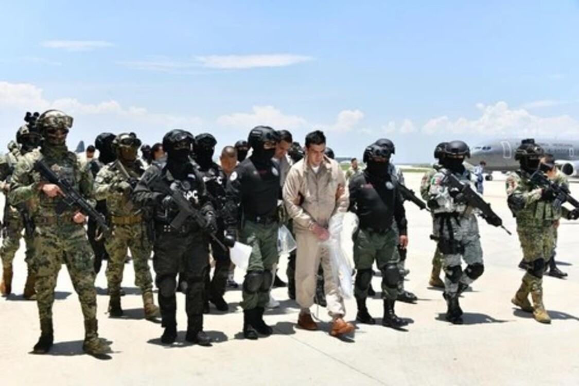 México extradita a 26 narcotraficantes