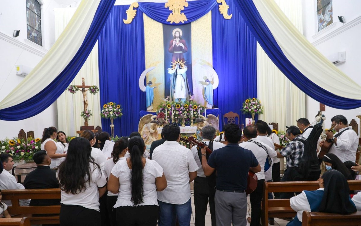 Misa de gallo y mañanitas a la Virgen de la Asunción: En Ciudad del Carmen