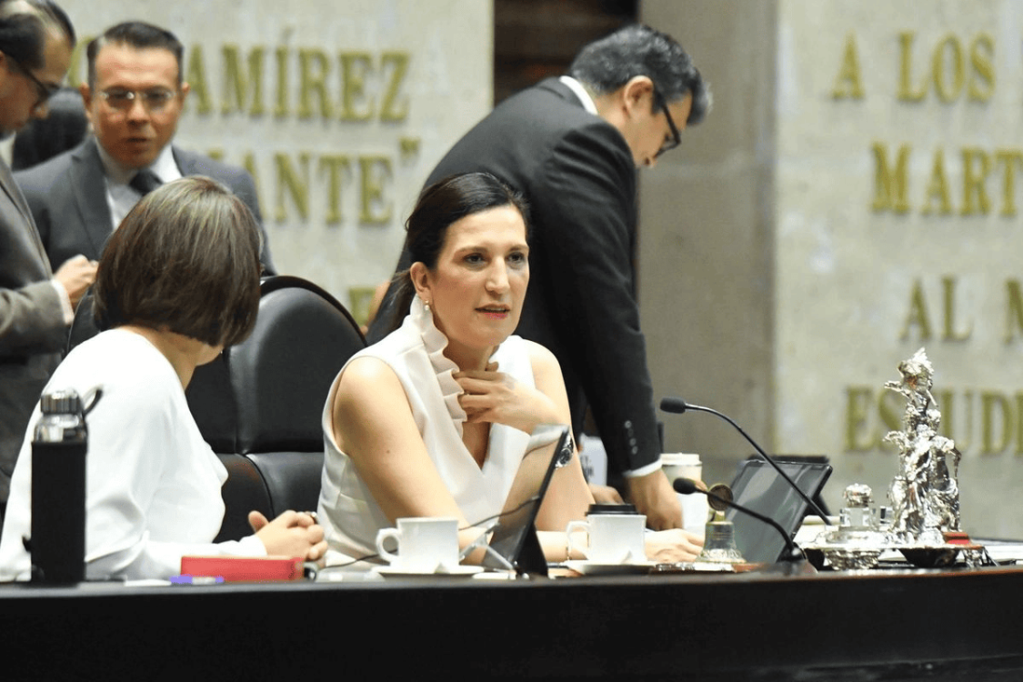Morena se opone a que Kenia López encabece la Mesa Directiva