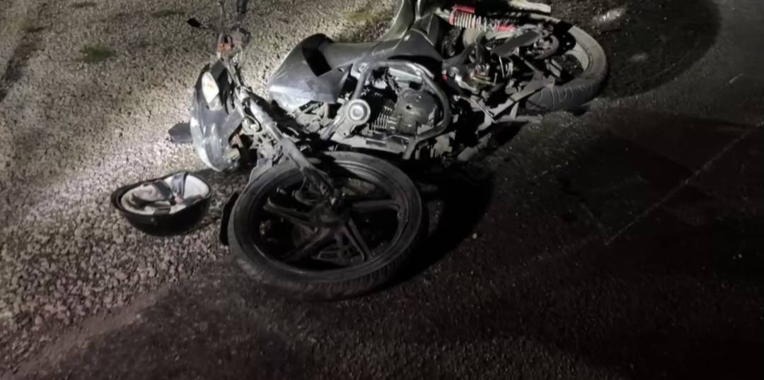 Imprudente motociclista ocasiona un accidente