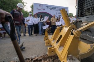 Con una inversión de 60 millones de pesos, el Gobernador Joaquín Díaz Mena dio inicio a la reconstrucción total de 14.6 kilómetros de la vía Emiliano Zapata-Xul