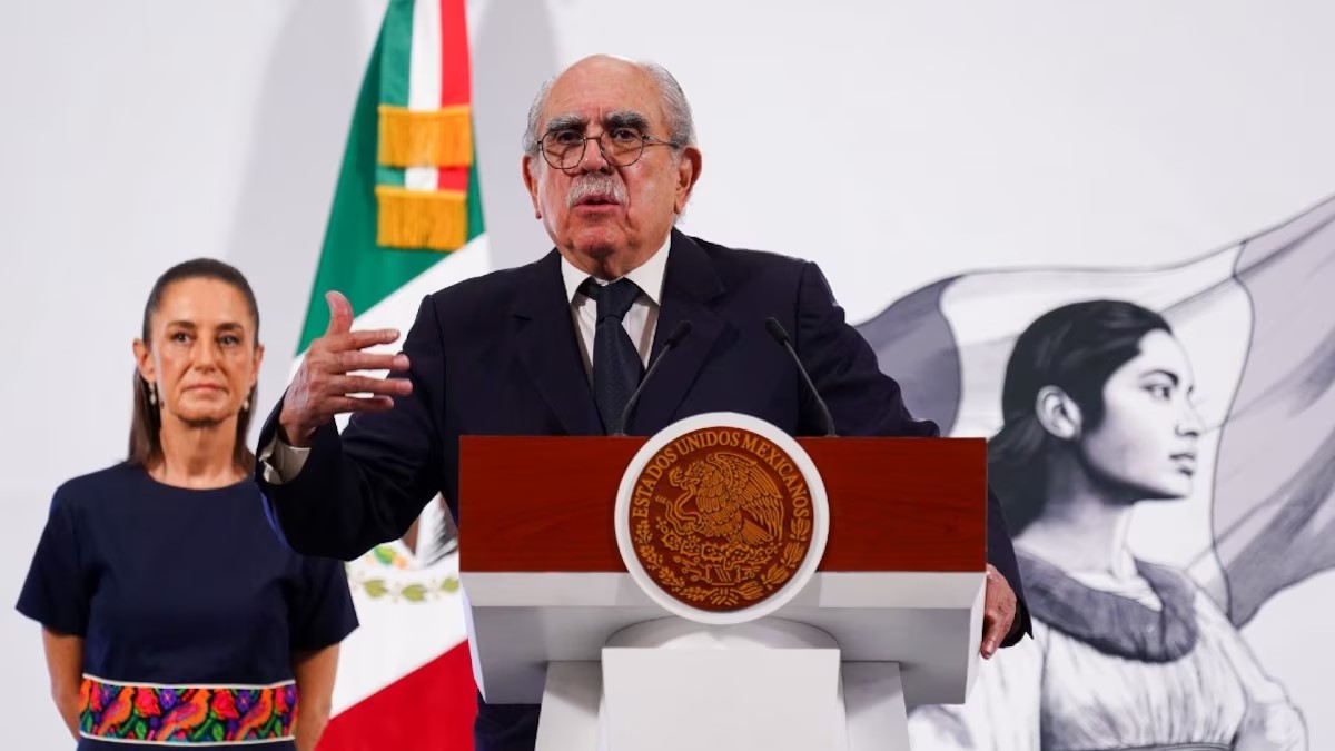 Pablo Gómez deja la UIF para encabezar la Comisión de Reforma Electoral