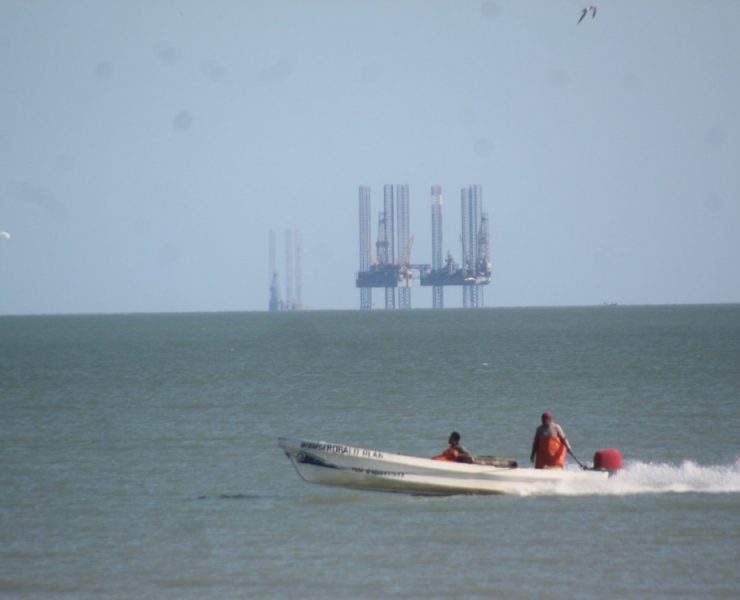 Líder pesquero exhorta a pescadores a tomar precaución en el mar
