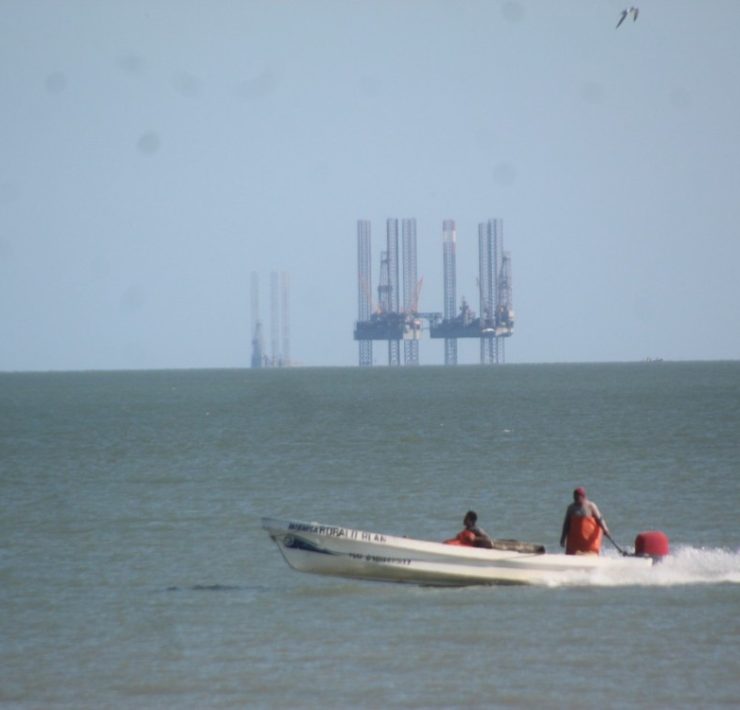 Líder pesquero exhorta a pescadores a tomar precaución en el mar