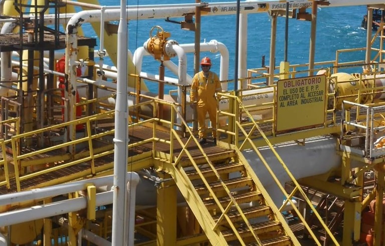 Atracos a plataformas petroleras plan estratégico para quebrar a Pemex: UNTyPP
