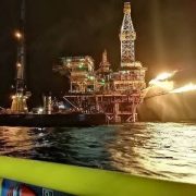 Piratas modernos asaltan la plataforma habitacional Akal Romeo