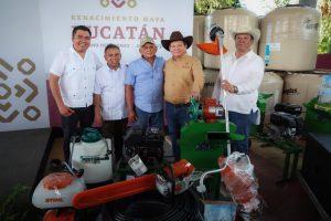Apicultores del sur de Yucatán son beneficiados con insumos y equipos gracias al impulso del programa Avanza el Renacimiento Agropecuario en Tekax.