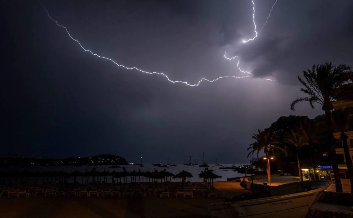 Tormenta eléctrica de anoche causó expectativas en la población