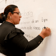 UNESCO alerta sobre una escasez global de maestros hacia 2030