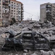 Ucrania evacúa más civiles en Donetsk