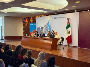 La Senadora de Yucatán, Verónica Camino Farjat, llama a reconocer y ejercer los derechos de las mujeres durante la XVI Conferencia Regional sobre la Mujer en la Ciudad de México.