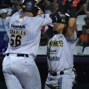 ¡Imparables! Leones barren la serie ante Tigres por tercera vez y amarran playoffs