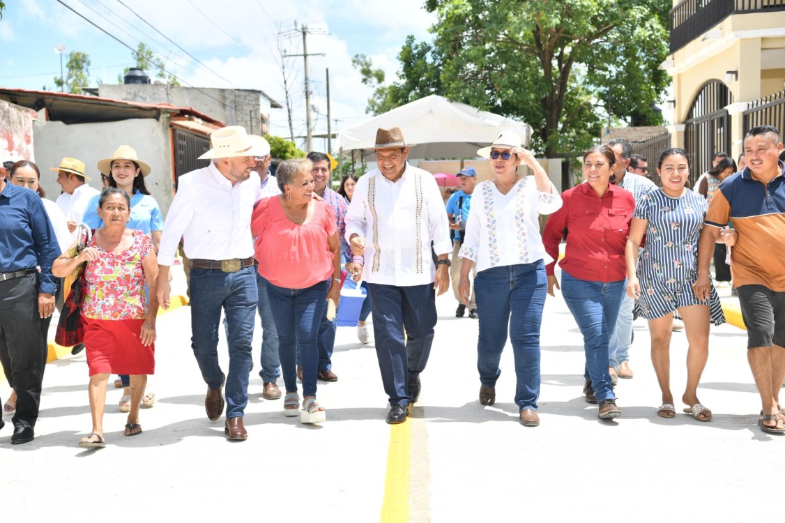 Gobierno del Pueblo entrega beneficios