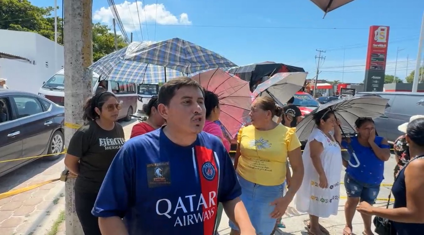 Vecinos de la colonia 23 de Julio bloquean avenida Isla de Tris