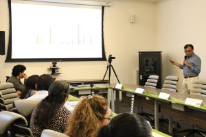 La Secretaría de Salud, junto con dependencias federales y locales, coordina el monitoreo diario de la costa y reitera las medidas preventivas para evitar afectaciones a la población.
