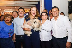 La Alcaldesa Cecilia Patrón y Brenda Ruz Durán durante el primer “Diálogo con la alcaldesa”, fortaleciendo la Nueva forma de trabajar por Mérida y la unidad del PAN en la capital yucateca.