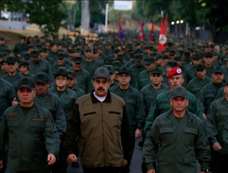 Venezuela moviliza 15 mil militares en la frontera con Colombia como respuesta a Trump