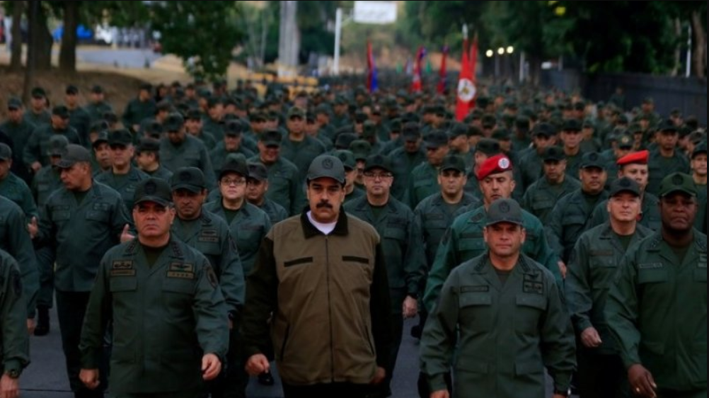 Venezuela moviliza 15 mil militares en la frontera con Colombia como respuesta a Trump