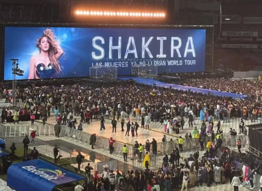 Se inundó el camerino de Shakira y el momento se volvió viral en redes sociales