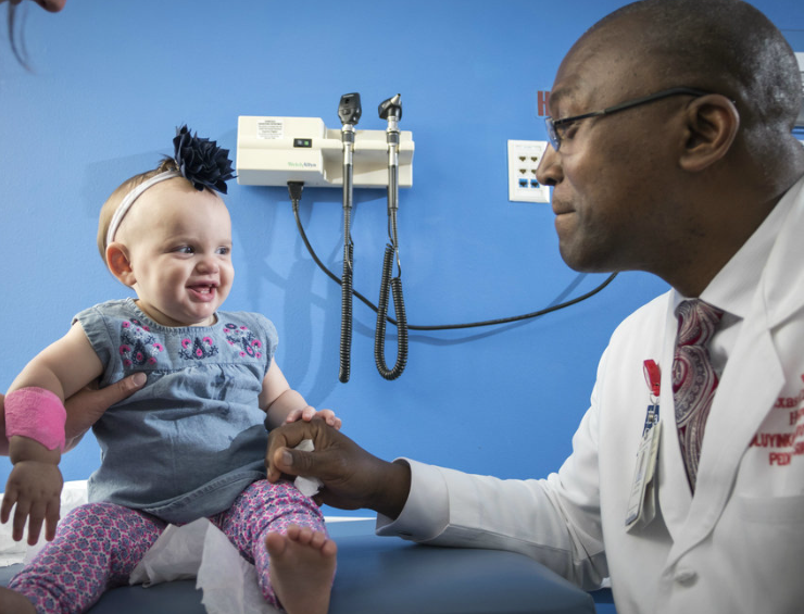 Doctor nigeriano hace historia al realizar una extraña y compleja cirugía