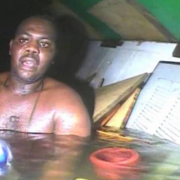 Un hombre sobrevivió en un barco hundido durante tres días