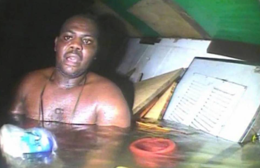Un hombre sobrevivió en un barco hundido durante tres días