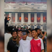 Una selfie en Nepal se vuelve viral por el contexto político que vive el país