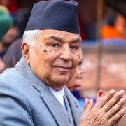 El primer ministro de Nepal renunció debido a las enormes manifestaciones