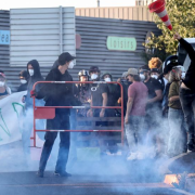 Policía desaloja universidades de París debido a las fuertes protestas