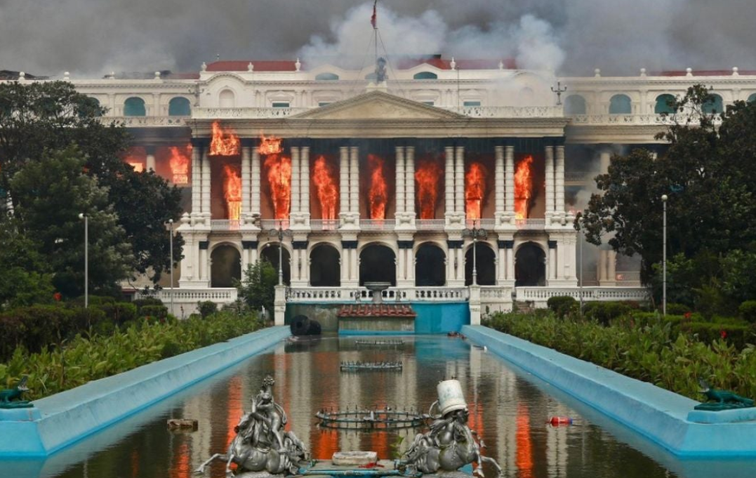 El contexto de la crisis: ¿Por qué se nombra una nueva líder?