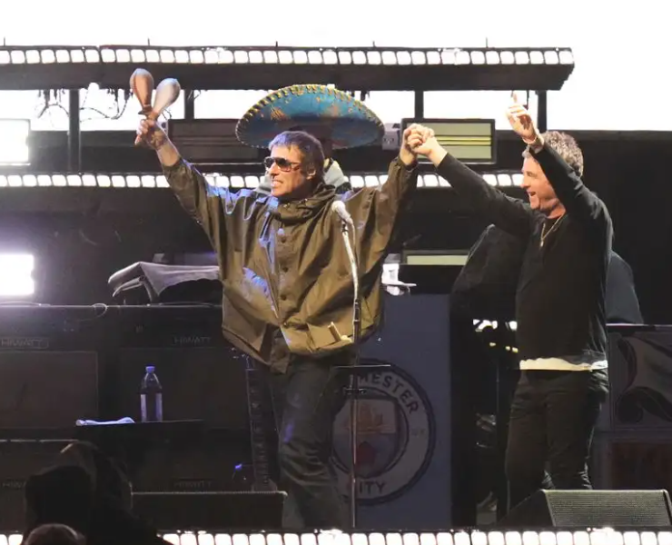 Oasis salda antigua deuda con México al dar un increíble concierto