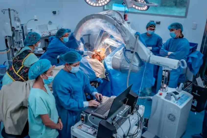 Primera cirugía cerebral para la depresión, Colombia hace algo muy riesgoso