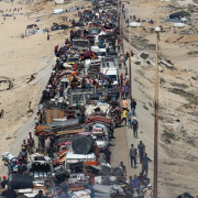 Palestinos huyen de Gaza mientras el ejército de Israel avanza a paso firme