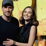 Liam Hemsworth se compromete con Gabriella Brooks